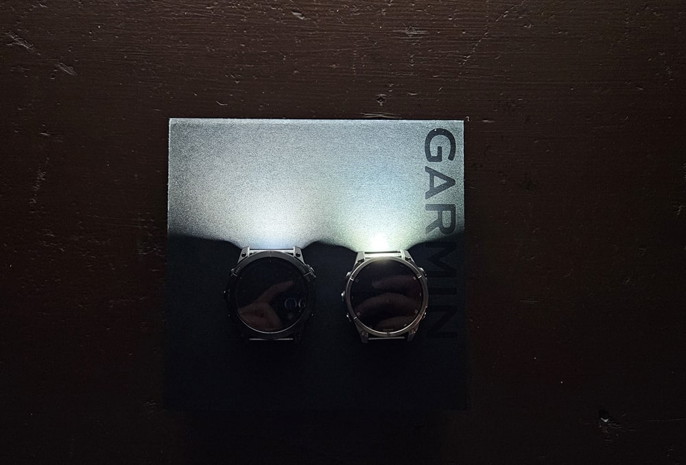 Porovnání LED svítilny: vlevo Epix Pro Gen 2 51 mm, vpravo Fenix 8 Sapphire